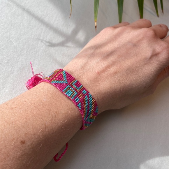 Fun beaded bracelet from costa rica! - Picture 3 of 3